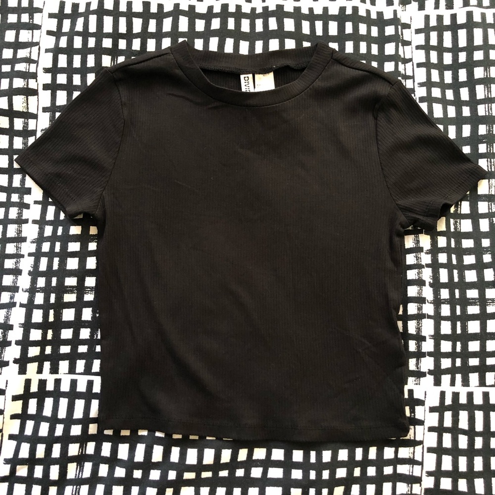 Black ribbed crop top